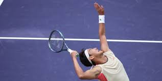 时所展现出 时所展现出