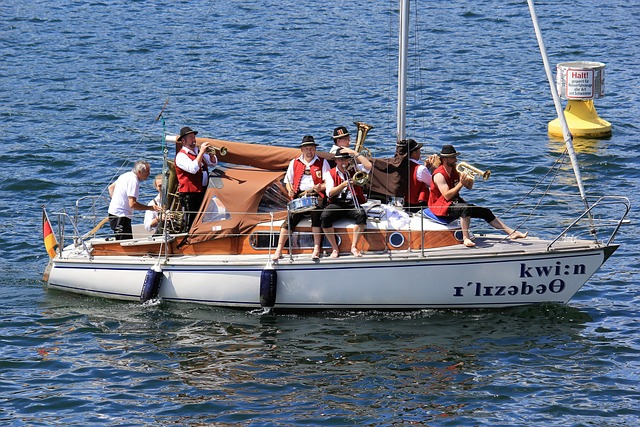 德甲第12輪拜仁慕尼黑2-1沃爾夫斯堡 萊萬梅開二度科曼送出絕妙助攻.